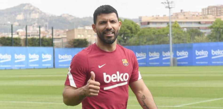 Agüero adelantó su vuelta de las vacaciones y se sumó al Barcelona