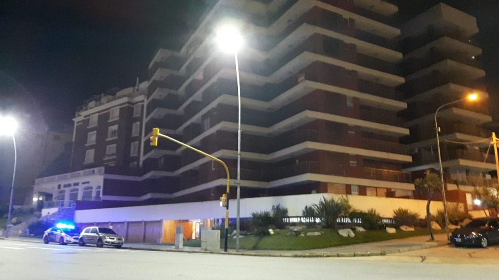 Una joven de 23 años murió al caer por el hueco de un ascensor