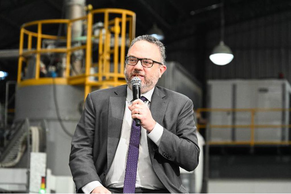 Kulfas adelantó que el nuevo programa de inserción laboral beneficiará a 50.000 jóvenes