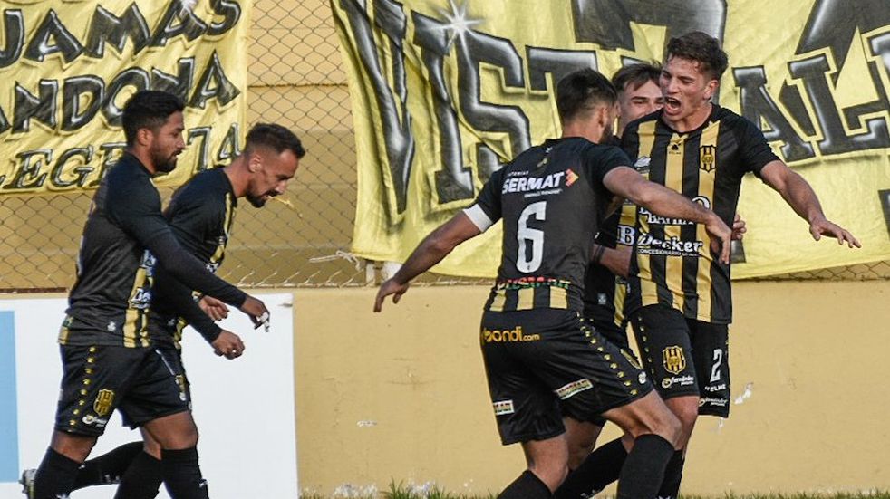 Olimpo venció a Estudiantes de San Luis y se subió a la punta de la Zona A del Federal A