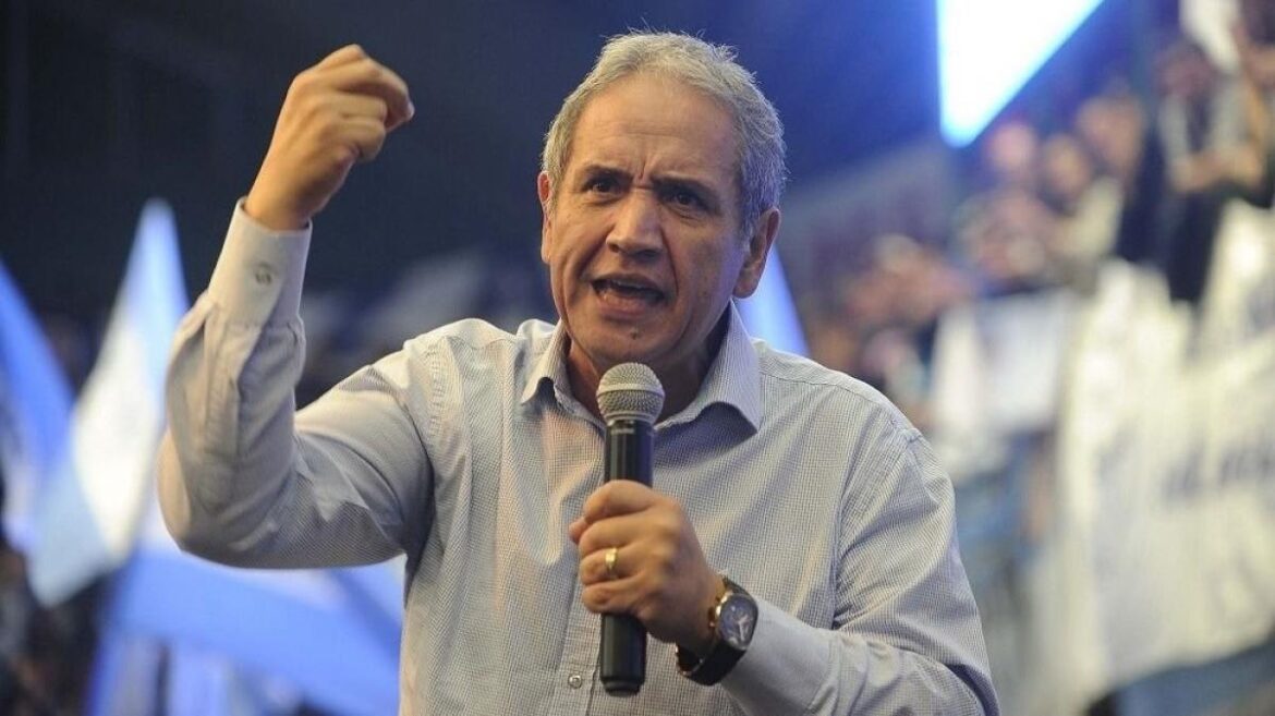 «Cristina y Máximo me llamaron para que sea precandidato», aseguró Palazzo, titular de la Bancaria