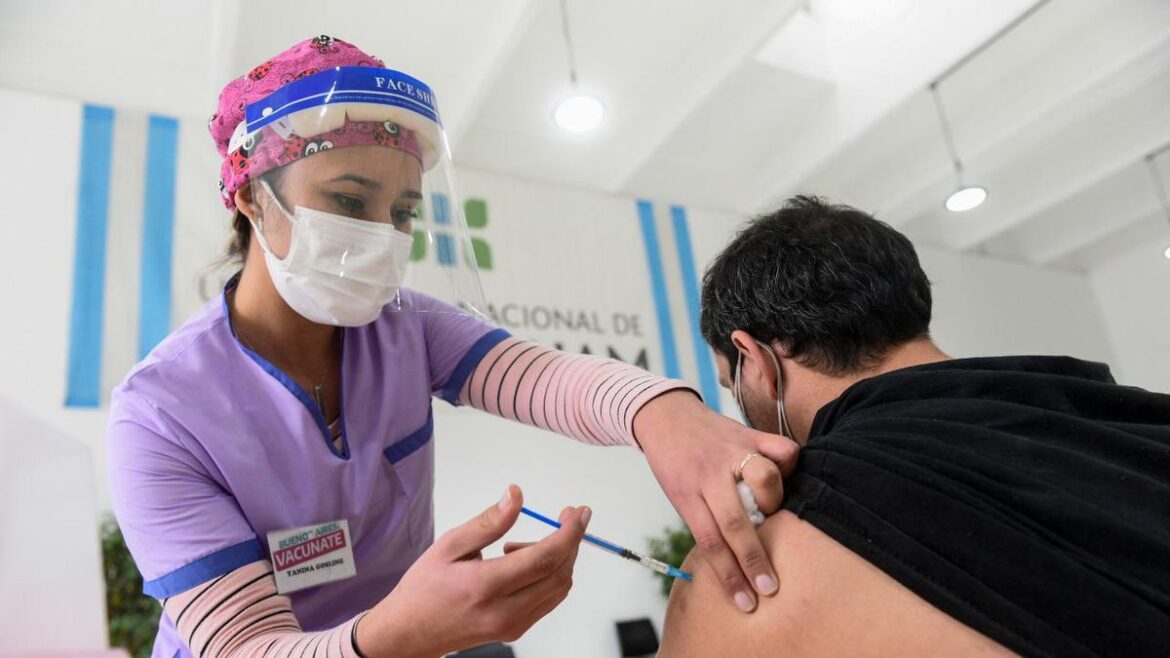 Llegaron a Bahía Blanca 27.000 dosis de las vacunas Sputnik V y Sinopharm
