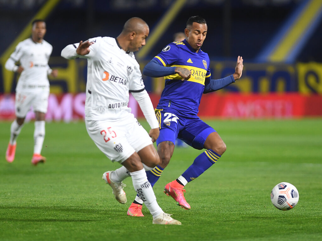 Con un polémico arbitraje, Boca igualó ante Atlético Mineiro en la Bombonera
