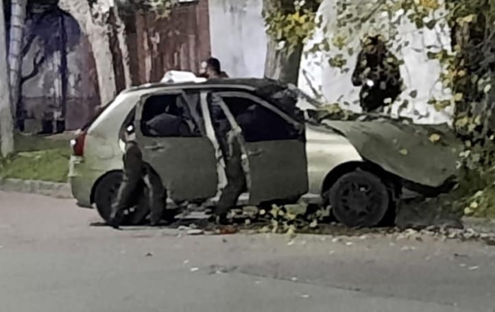 Un policía federal mató a un asaltante e hirió a otro que lo mantenían cautivo en un auto