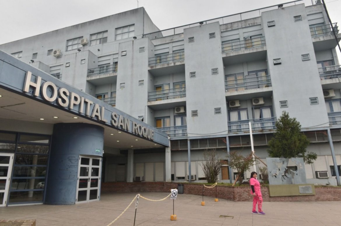 Una mujer citó a su ex pareja ,lo ataco salvajemente con ayuda de su hermana y un tercero
