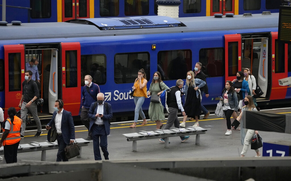 Inglaterra levantó todas las restricciones de la pandemia a pesar de un aumento en los contagios