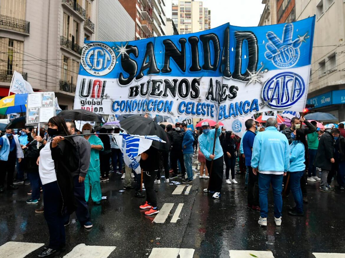 Federación de sanidad convocó a paro nacional de 24 horas para el jueves por un aumento del 45%