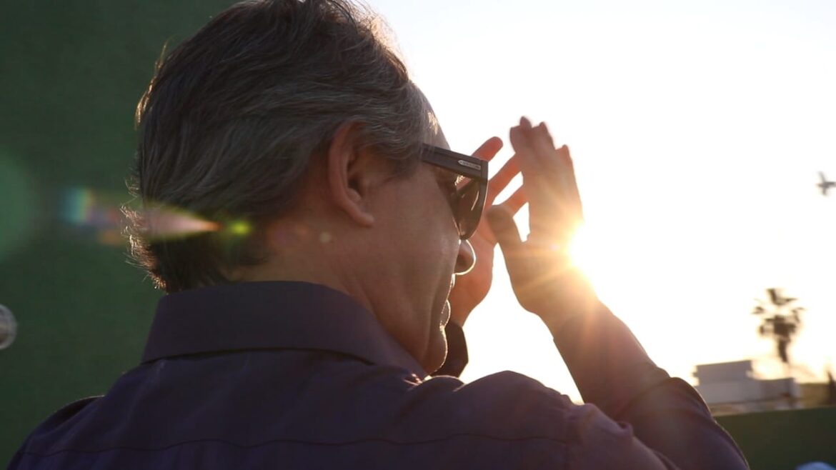 Adolfo Ferrari estrena videoclip “Es tan grande este amor”