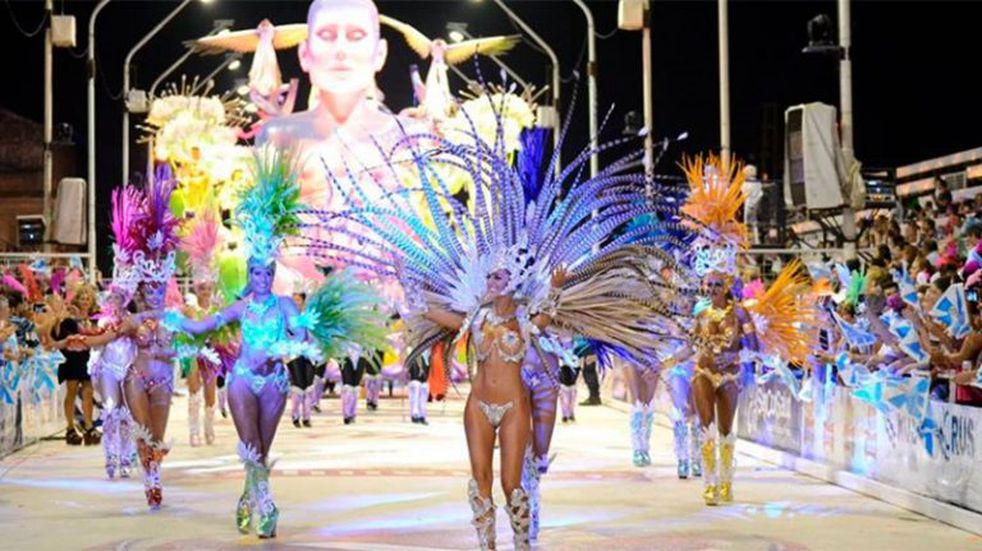 El Carnaval del País en Gualeguaychú prevé volver en 2022 con las cinco comparsas