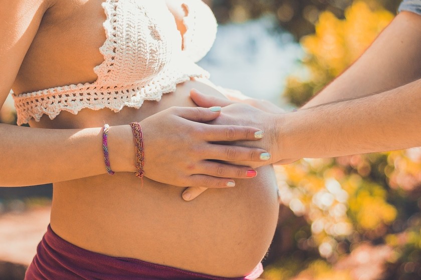 Un hombre fue detenido por atacar a golpes en la panza a su pareja embarazada