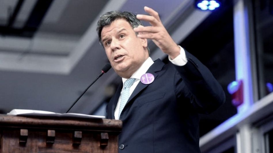 Manes presentó sus primeros dos proyectos de ley y evaluó que la PASO con Santilli «engordará» a JxC