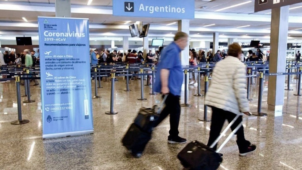 Oficializan ampliación del cupo de ingreso diario al país para argentinos residentes
