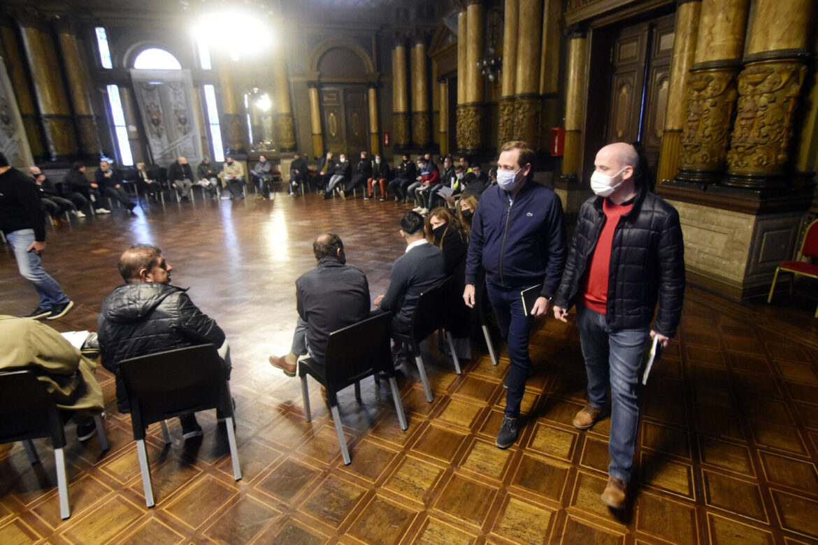 La Plata: En reunión con los delegados, Garro anunció la instalación de cámaras de seguridad, luces led y obras en los barrios