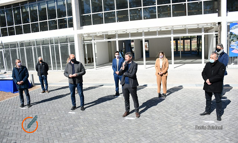 Lammens recorrió junto a Perotti los avances de un centro deportivo de alto rendimiento en Rosario