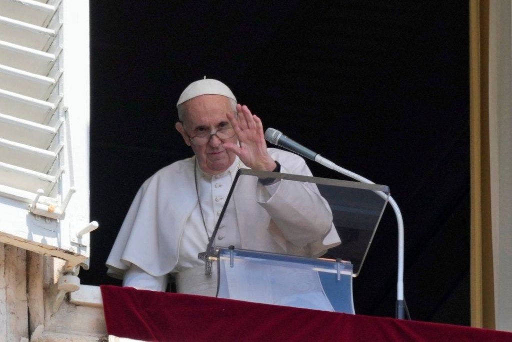 Interceptaron en Milán una carta con tres balas dirigida al papa Francisco
