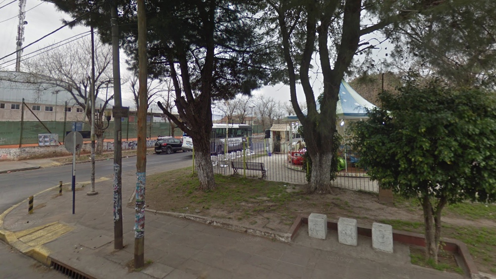 Un hombre fue asesinado de un disparo en el abdomen en una plaza de Ramos Mejía