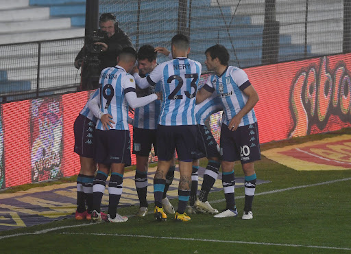 Racing venció a Newell’s en el debut de Claudio Ubeda como DT interino