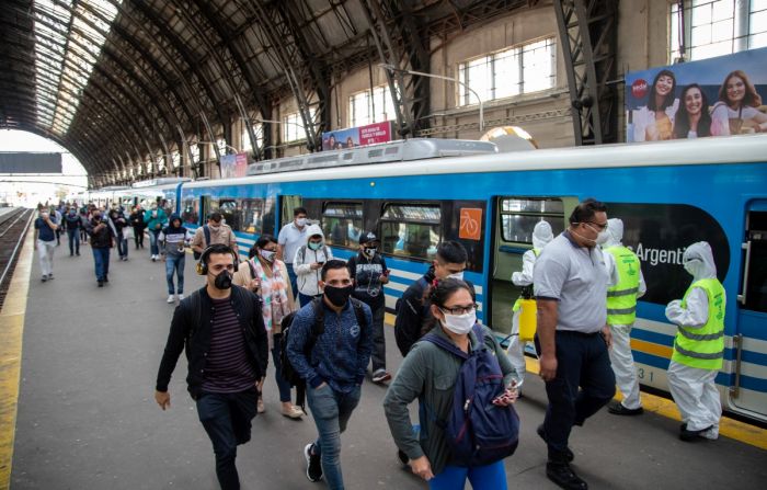 Se aumentó la cantidad de personas que pueden viajar en el transporte público