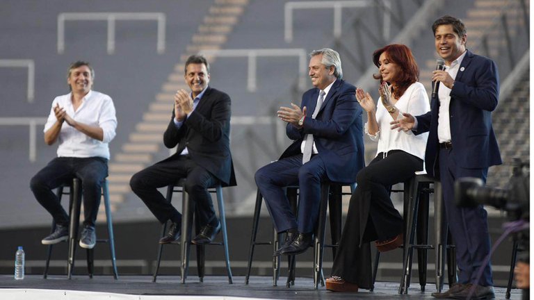 Kicillof, De Pedro, Massa y Máximo Kirchner comparten acto por convenios con intendentes para obras