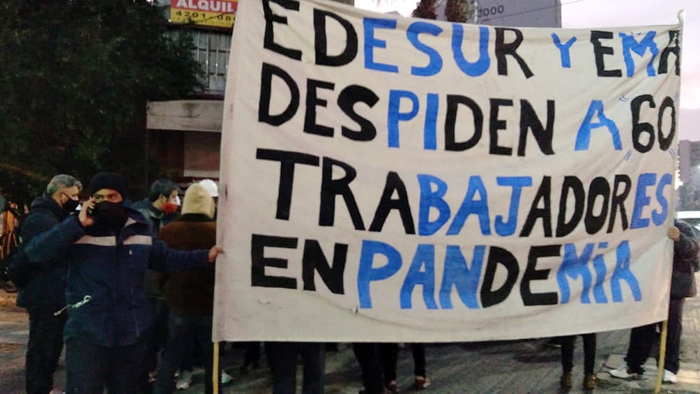 Más de cuatro horas de corte en el Puente Pueyrredón en reclamo de 60 despedidos en Edesur