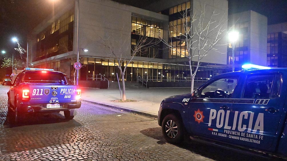 Atacaron a balazos al Centro de Justicia Penal a horas de un juicio a la banda de Los Monos