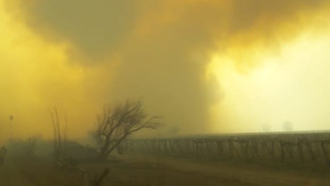 San Juan: el viento Zonda elevó la temperatura a 35 grados, causó incendios y cortes eléctricos