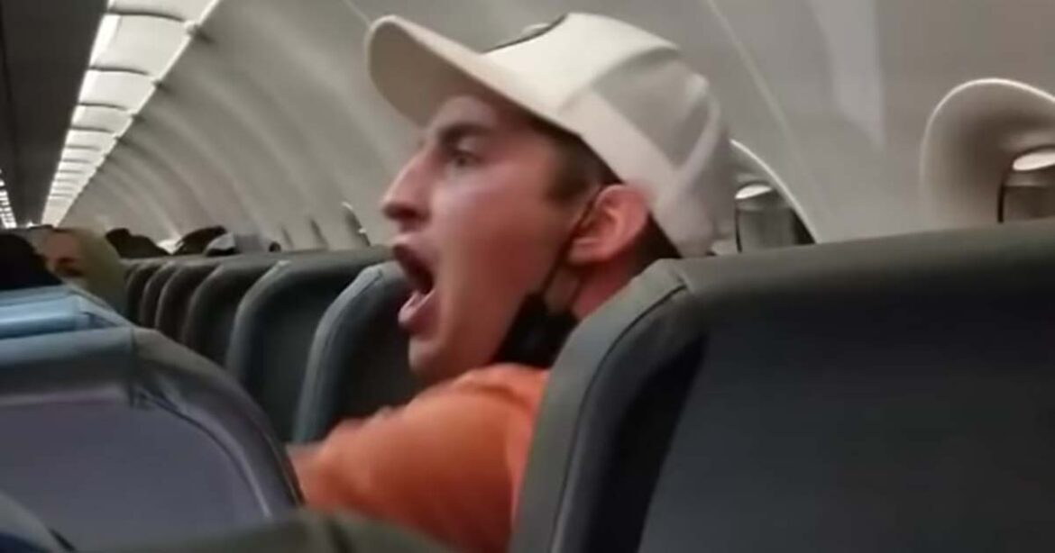 La tripulación de un avión ató a un pasajero violento con cinta adhesiva en Estados Unidos