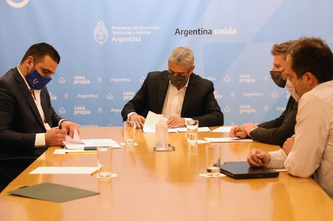 Ministerio de Desarrollo Territorial firmó convenios para suelo urbano y otorgó créditos Casa Propia