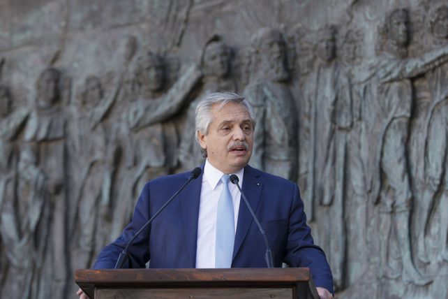 El Presidente saludó a los maestros en su día y consideró que «son un ejemplo de superación»