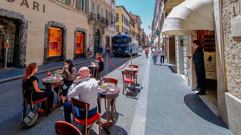 Italia inició la aplicación de la tercera dosis de la vacuna anticovid a pacientes de riesgo