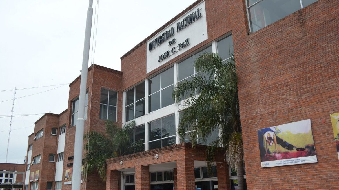 El Presidente inaugura facultad de medicina en José C Paz