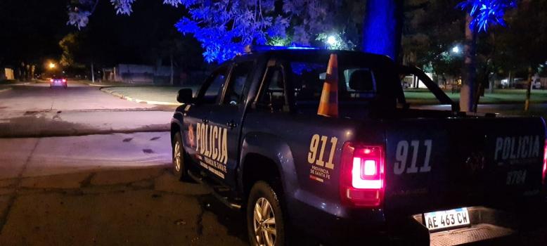 Investigan la muerte de una mujer hallada al costado de una ruta en Santa Fe