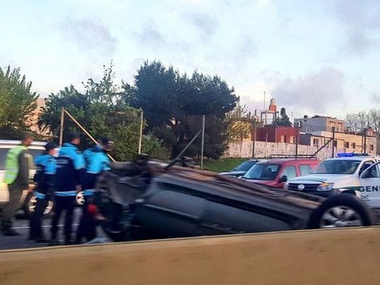 Un muerto y tres heridos tras un choque y vuelco en la autopista Buenos Aires-La Plata
