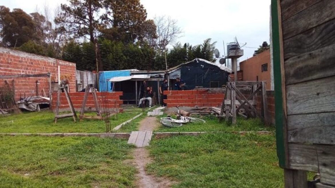 Una mujer asesinó a puñaladas su hijo de 11 años e hirió a su hija de 6