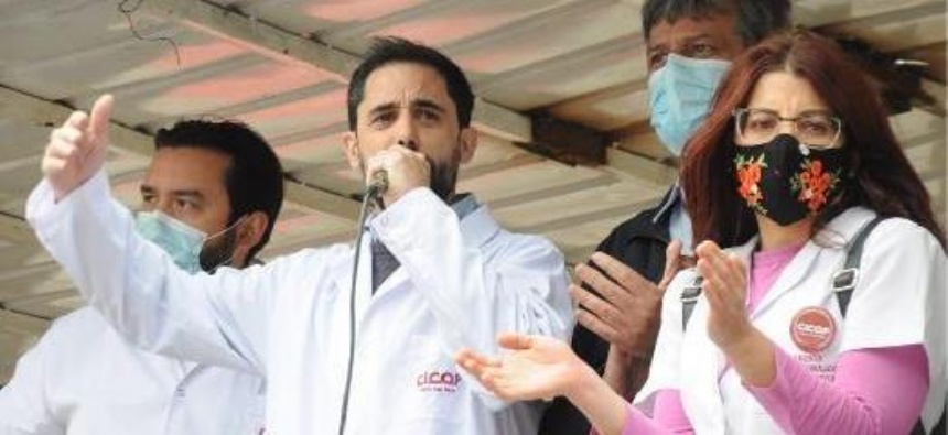 Médicos bonaerenses cumplen un paro de 48 horas en rechazo al aumento salarial otorgado por decreto