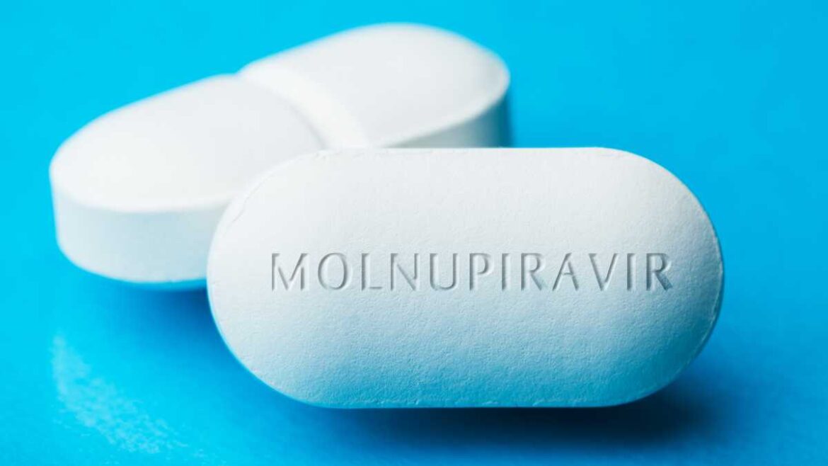 Anuncian que una píldora contra el coronavirus redujo a la mitad las muertes en casos graves
