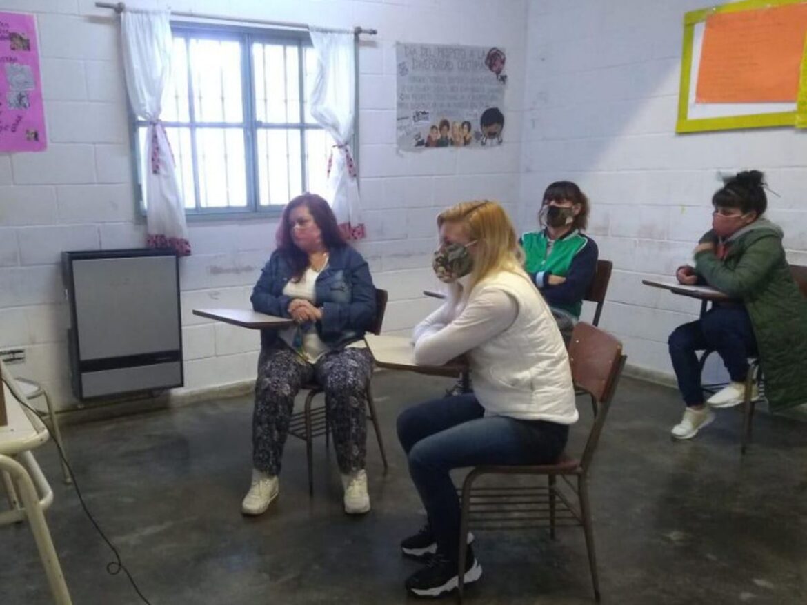 Mujeres detenidas participaron de un encuentro de escritoras con sus poesías y reflexiones