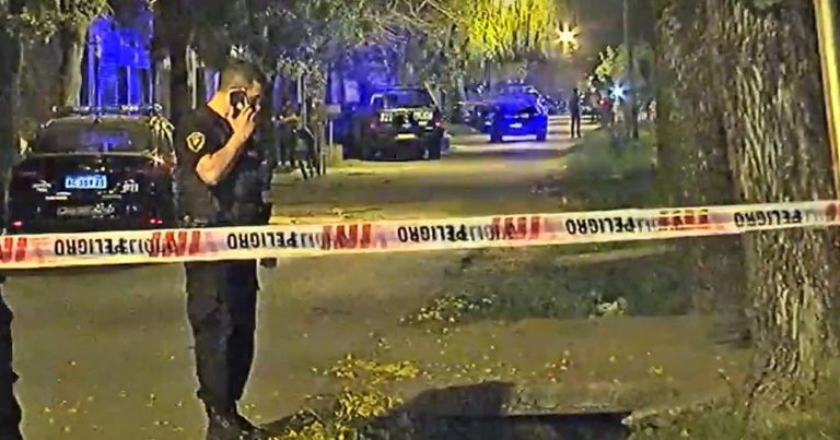 Un joven asesinado y dos heridos tras un ataque a balazos en Rosario
