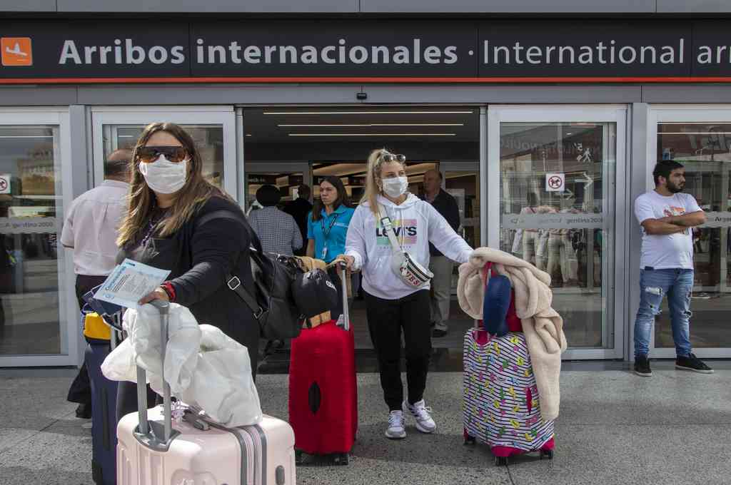 Las vacunas y la reapertura de las fronteras impulsan la recuperación del turismo, según la OMT