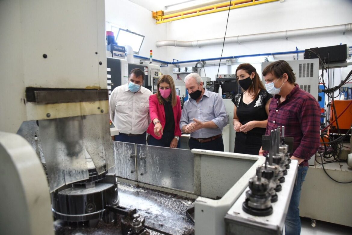 Tavela con los candidatos de Juntos: “Vamos por una provincia donde el progreso sea una posibilidad real para los jóvenes”