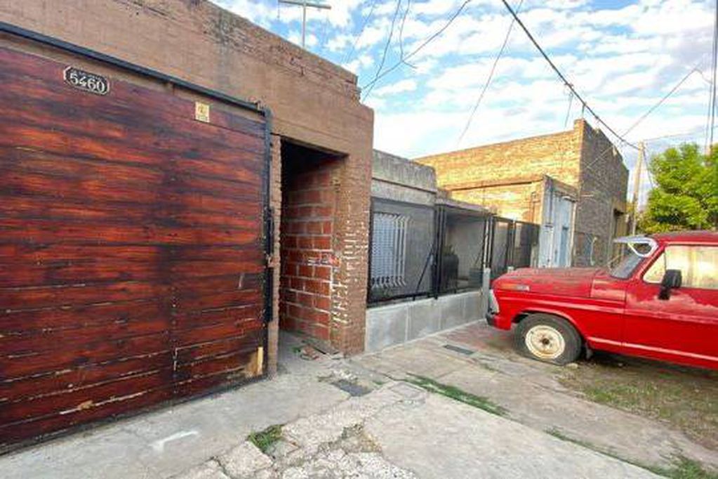 Matan a balazos a un joven con antecedentes penales en la puerta de su casa en Rosario