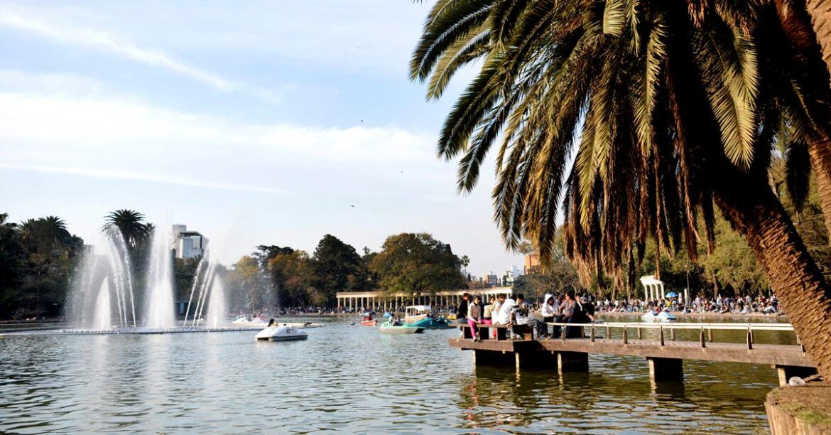 En Rosario se «agotaron» las plazas hoteleras durante el fin de semana extra largo