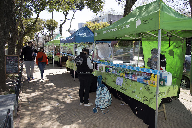 Con una variada oferta de alimentos, el mercado en tu barrio recorre San Isidro