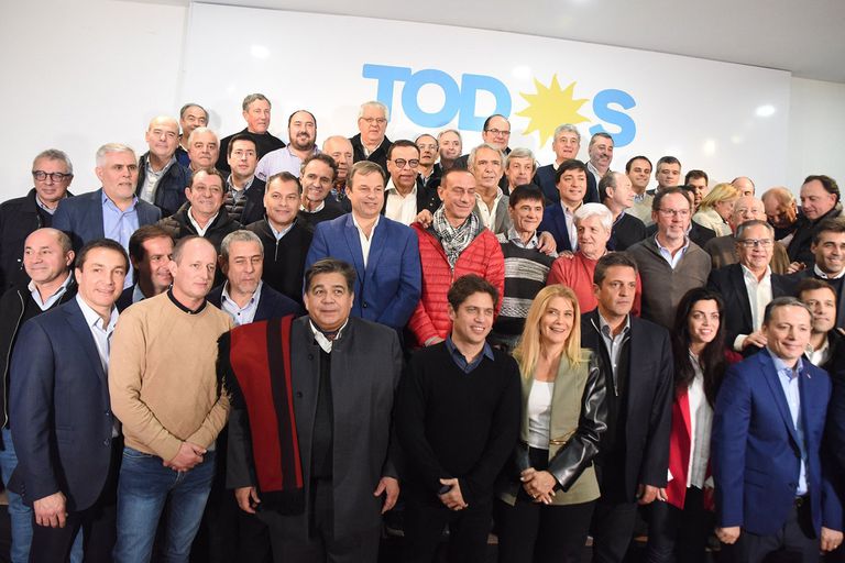 Intendentes bonaerenses del peronismo celebraron triunfos locales en distritos del conurbano