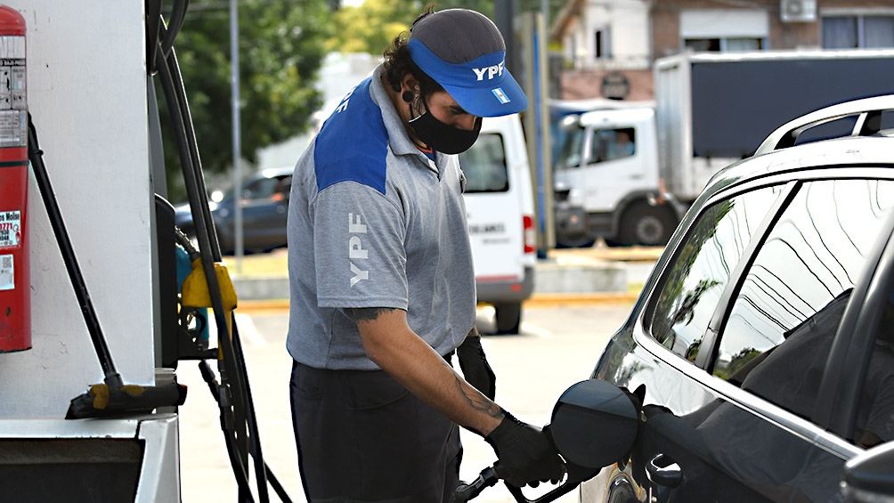 El presidente de YPF: «No va a haber aumento de combustible; no hay nada definido»