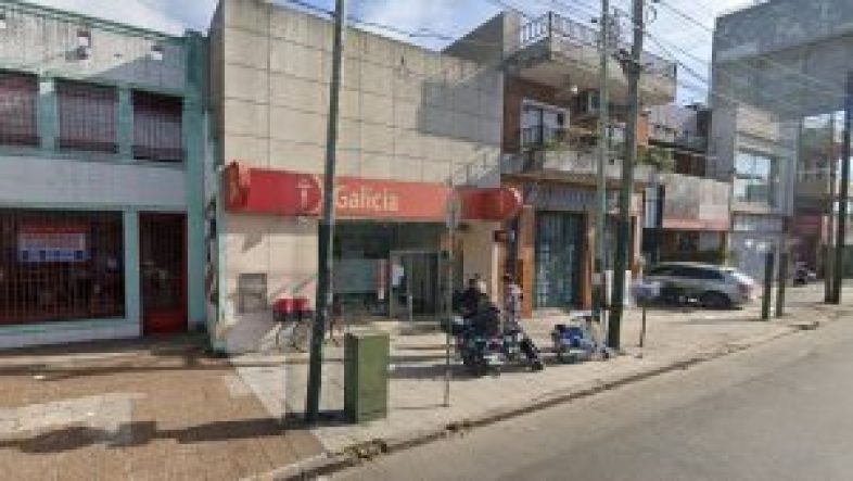 Delincuentes asaltan un banco en Temperley, acceden al tesoro y roban al menos 4.500.000 de pesos