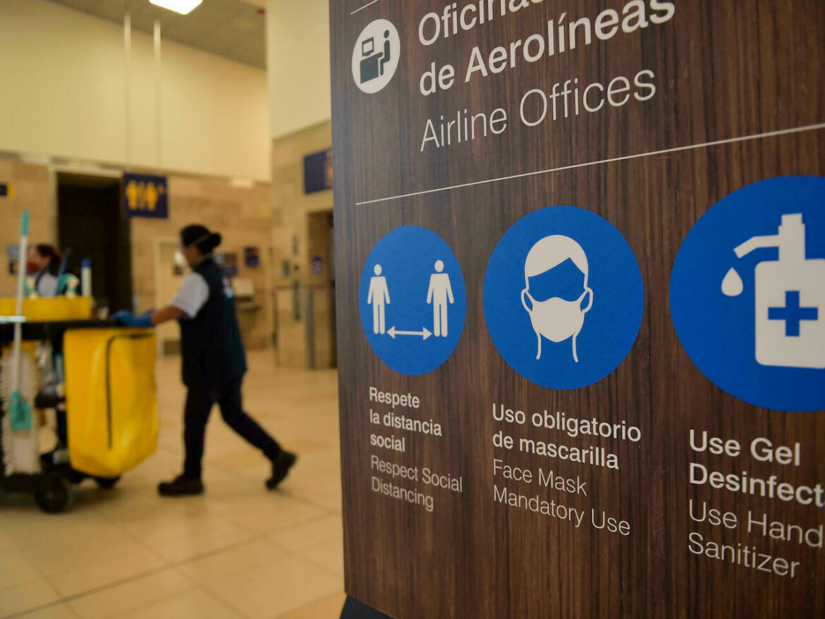 Ecuador prohíbe ingreso de viajeros procedentes de ocho países africanos por variante Ómicron