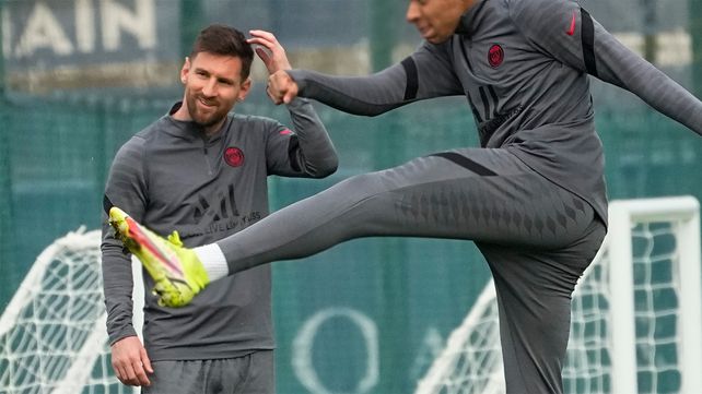 Messi con molestias musculares no jugará mañana para PSG en la Liga de Campeones