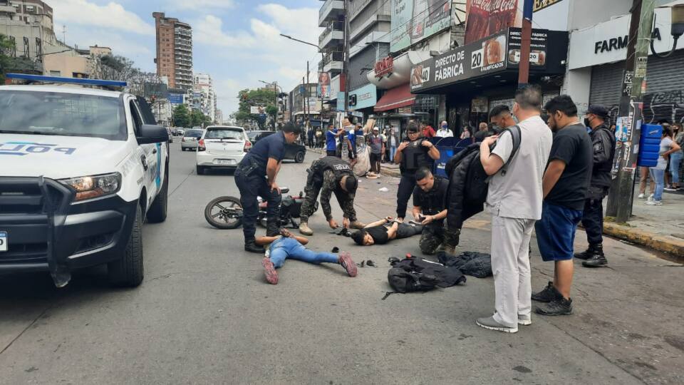 Asesinan de un disparo a un kiosquero en Ramos Mejía y por el crimen detienen a una pareja