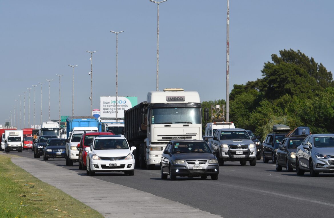 El tránsito en Ruta 2 y Ruta 11 hacia la Costa Atlántica llega a números de plena temporada